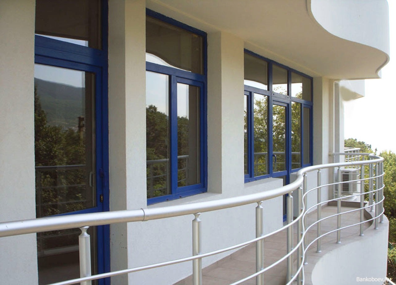 Most customers still prefer plastic windows of shining white, but the design of the colored profile can add uniqueness to the facade of a private house or the interior of any premise.