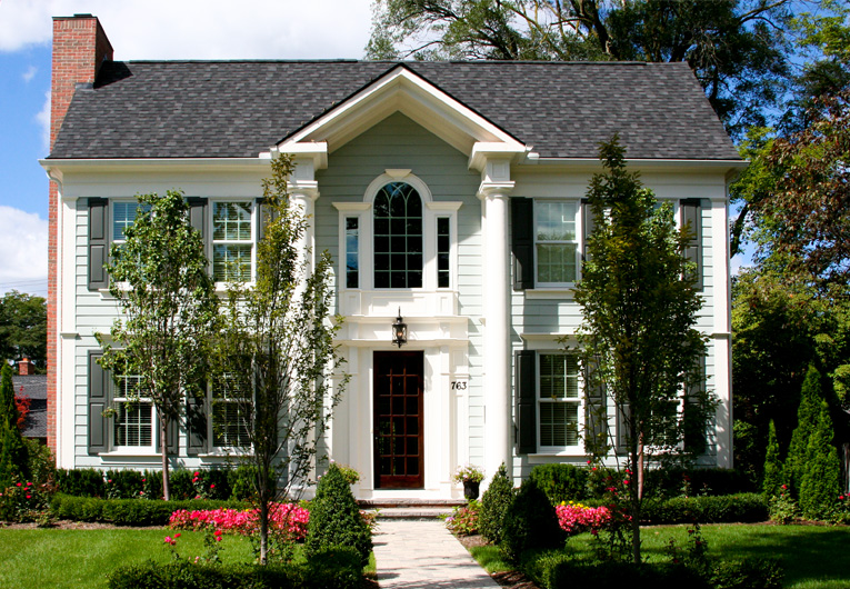 classic English buildings have high and narrow windows. Most often they consist of several sections of square shape which can be fixed or to open outwards. Such structures do not occupy the inner space in the room. 