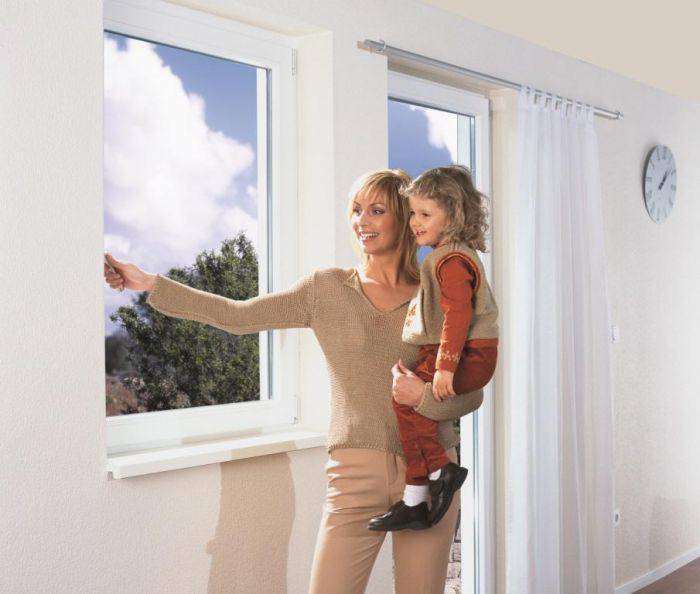 You need to know that forsoundproof windows special glazing is used. In order to achieve optimal sound insulation, the glazing should sonsist of two glasses of different thickness. This may seem strange, but the glass panes of thickness 4mm and 6 has better insulating properties than windows with two panes of glass 6 mm each  one.