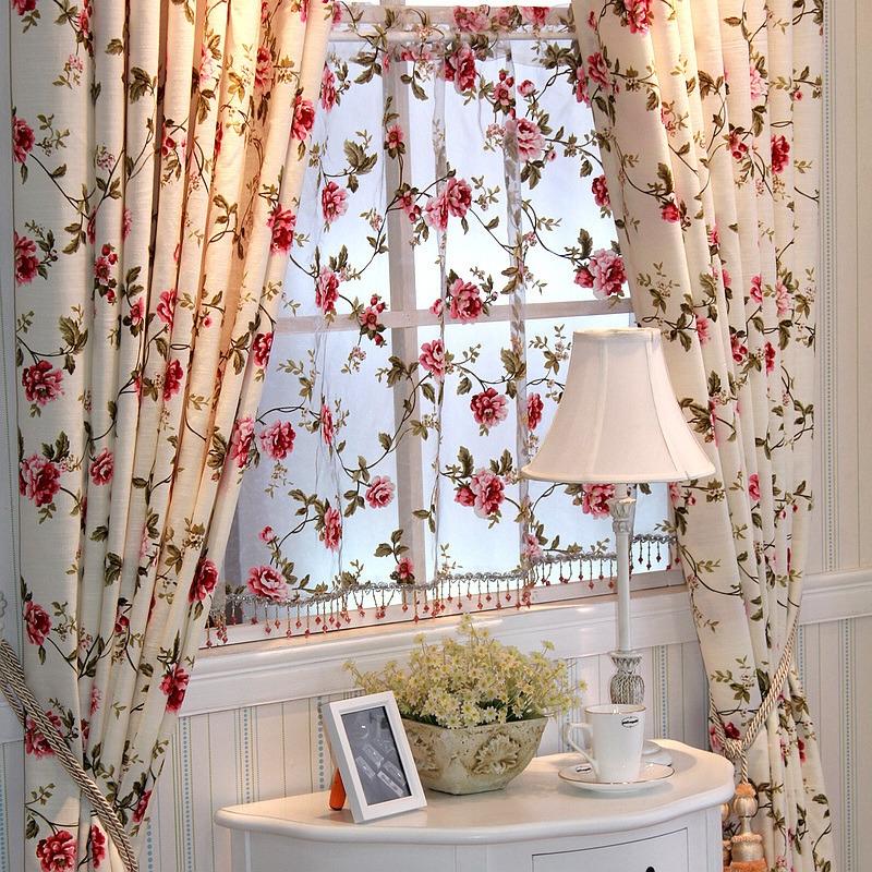 if your Windows were decorated with curtains of dark colors in winter, it's time to put them in the wardrobe. Replace them with fabrics with a floral pattern in sunny yellow, bright red and lush shades of green. Flowers of large size, combined with stripes will help to create a stylish decoration of plastic windows.