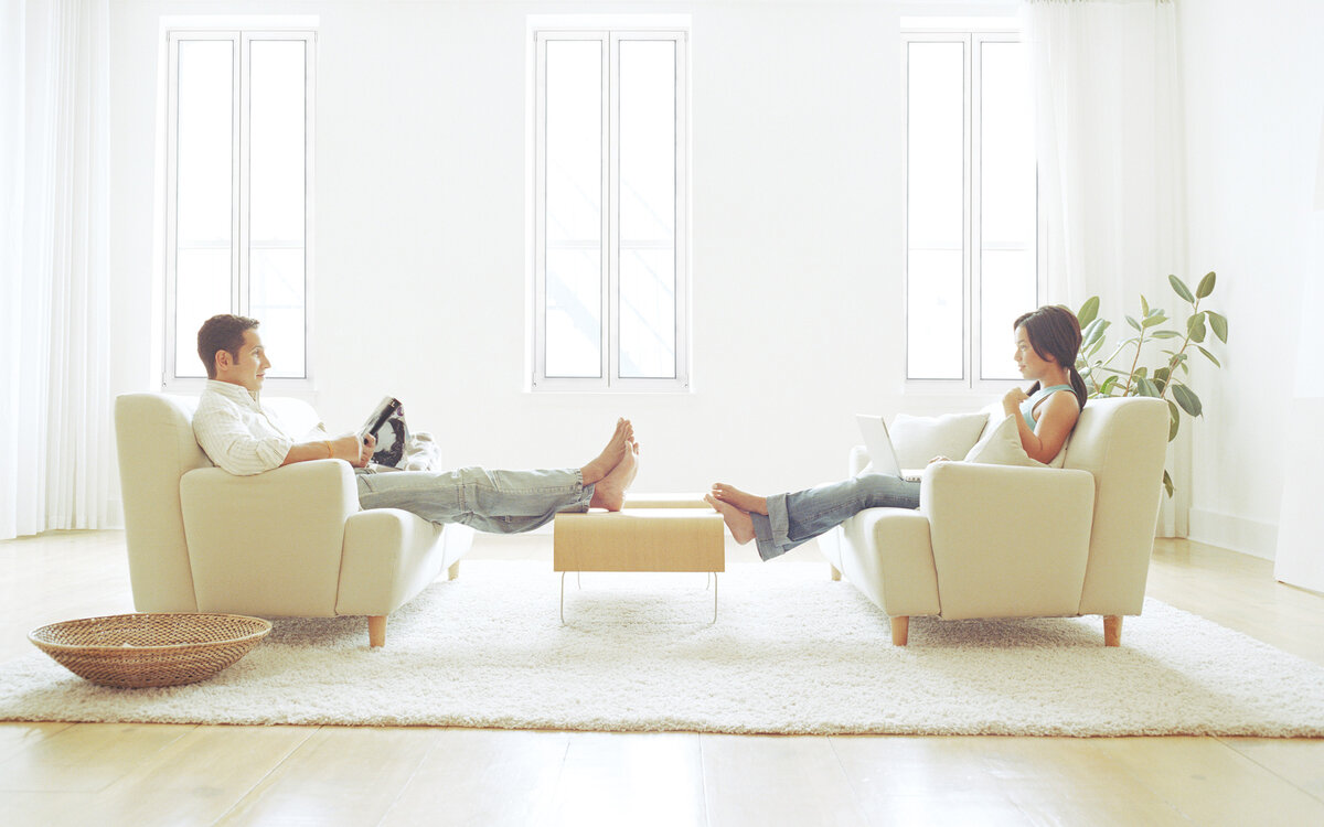 استبدال الشبابيك القديمة بشبابيك جديدة.