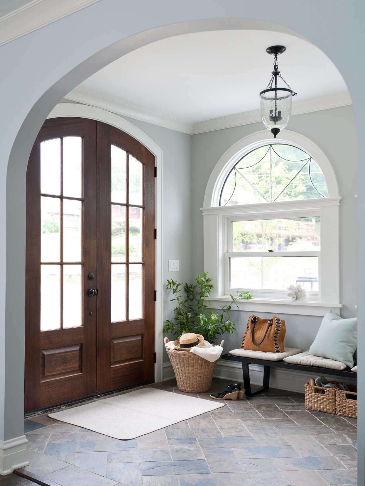 Arched PVC windows in the interior of the house
