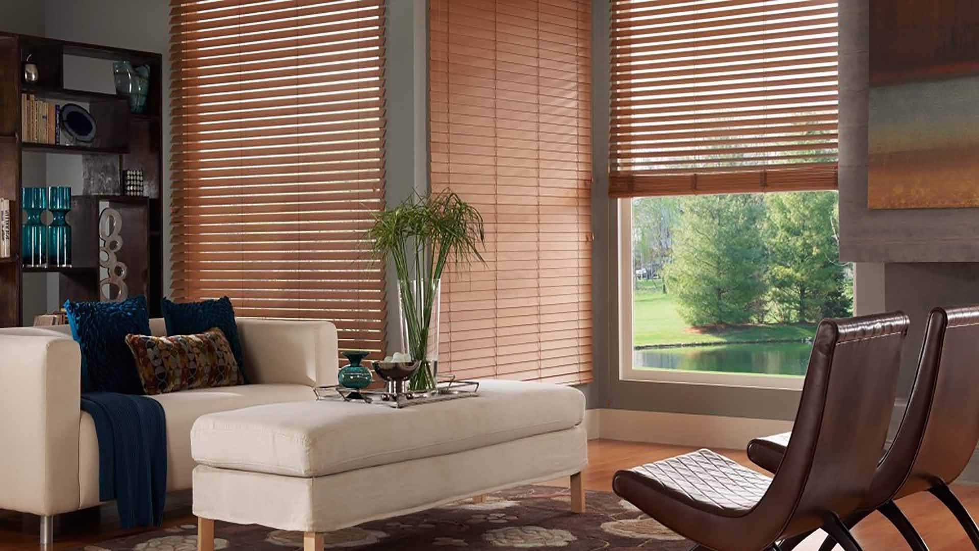 ПВХ окна и жалюзи: правила гармоничного сочетания