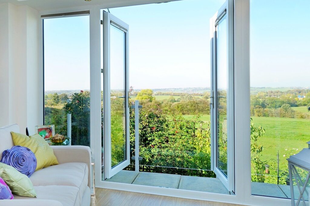 PVC Windows with movable mullion: When You Need Them