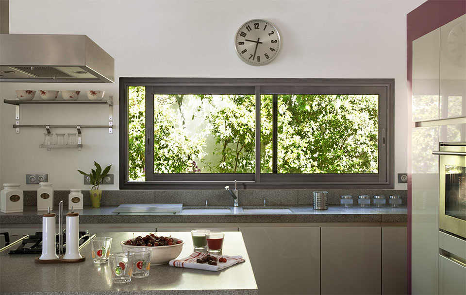 Windows for Kitchen: Practicality, Light, and Protection from Steam
