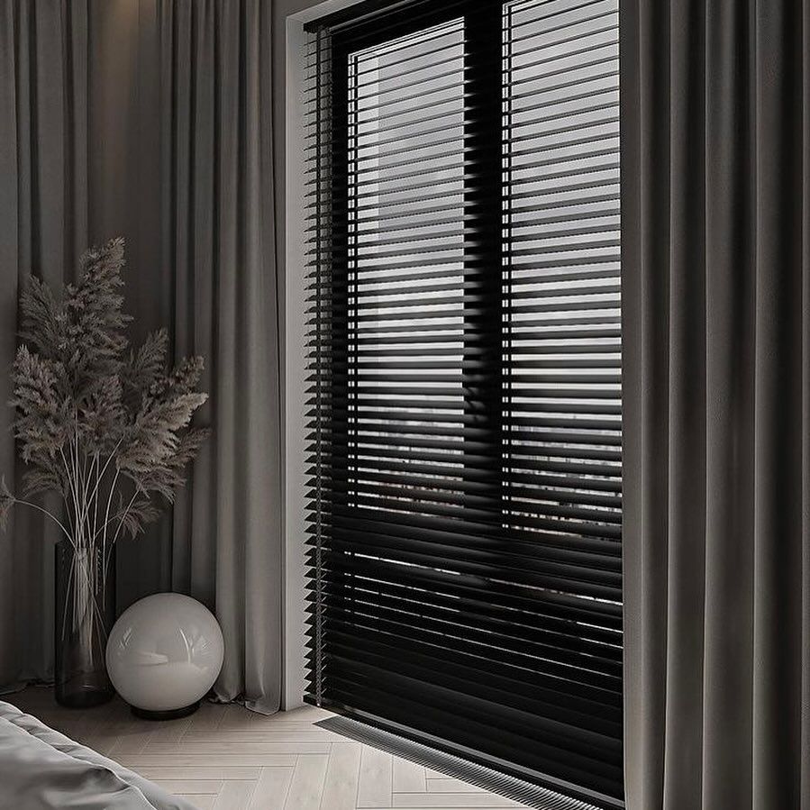 Jalousie: Strict Geometry and Flexible Protection for PVC Windows